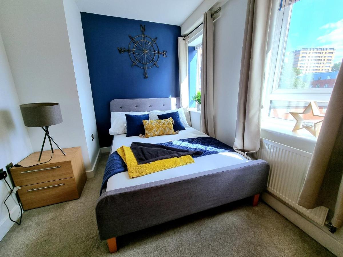 Luxury 2-Bedroom Service Apartment With Balcony Манчестер Екстер'єр фото